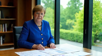 Politische Rahmenbedingungen für E-Mobilität (8/10)